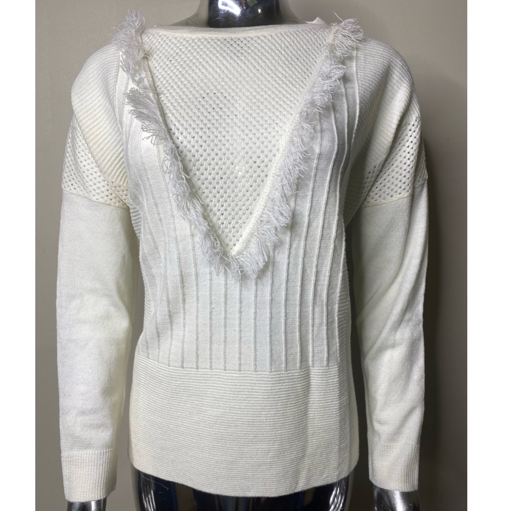 NWOT Winter White Long Sleeve Casual Sweater
